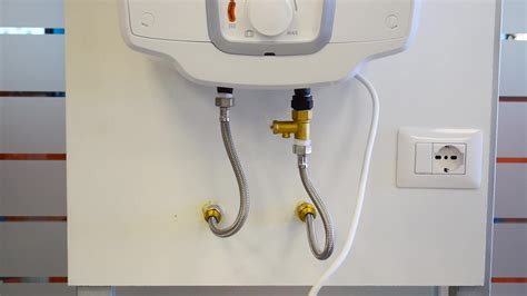 Immagine: scaldabagno a gas compatto installazione interna