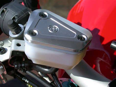 grafico confronto pompe freno Ducati